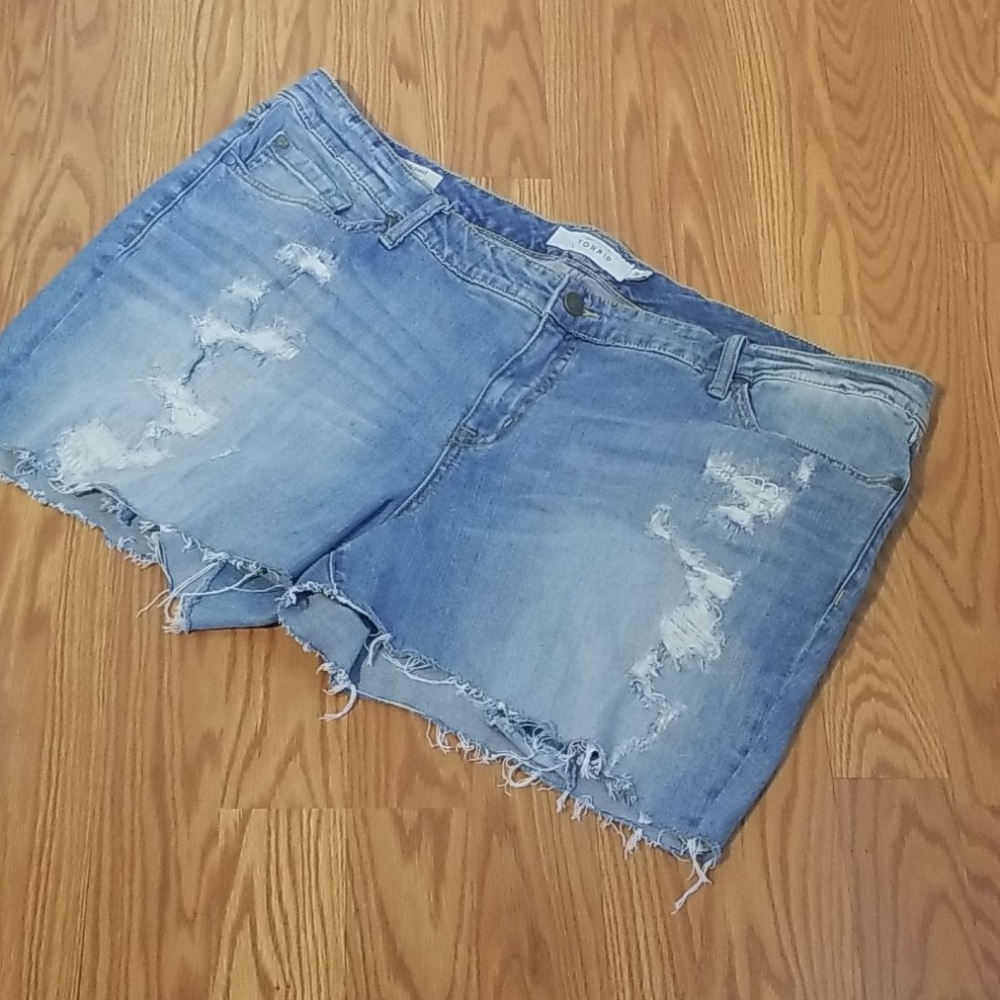 Torrid 24 boyfriend distressed Cutoffs